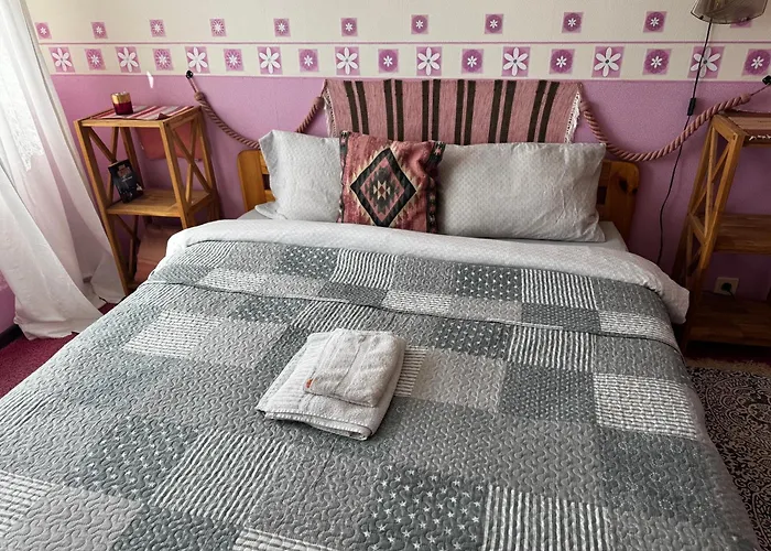 Cosy Appartment. Puessi Town
